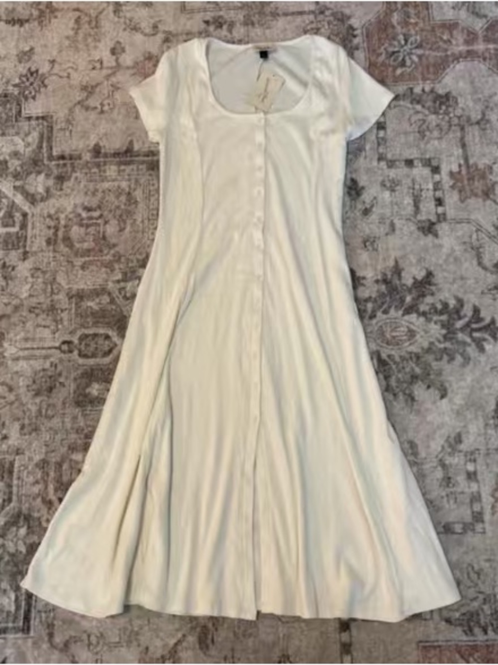 Classic White Button-Front Maxi Dress with Scoop Neck